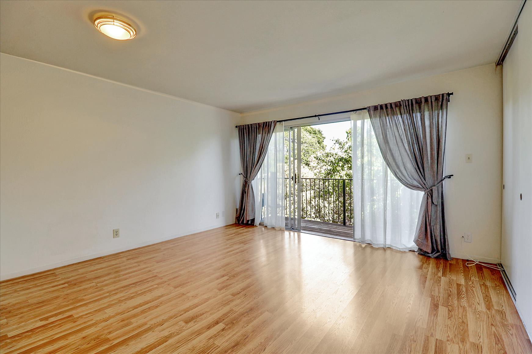 425 Orange St, #310