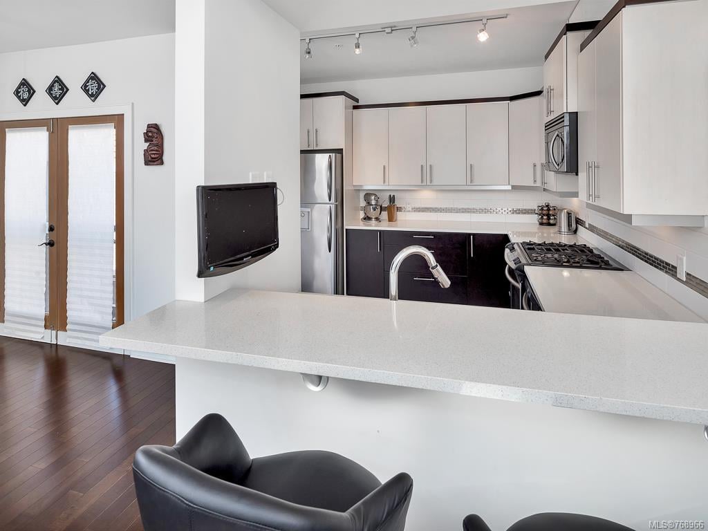 8-440 Parry St