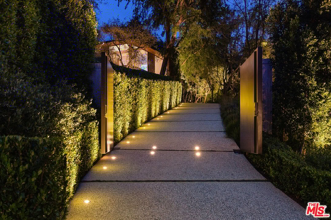 Serene Opulent
