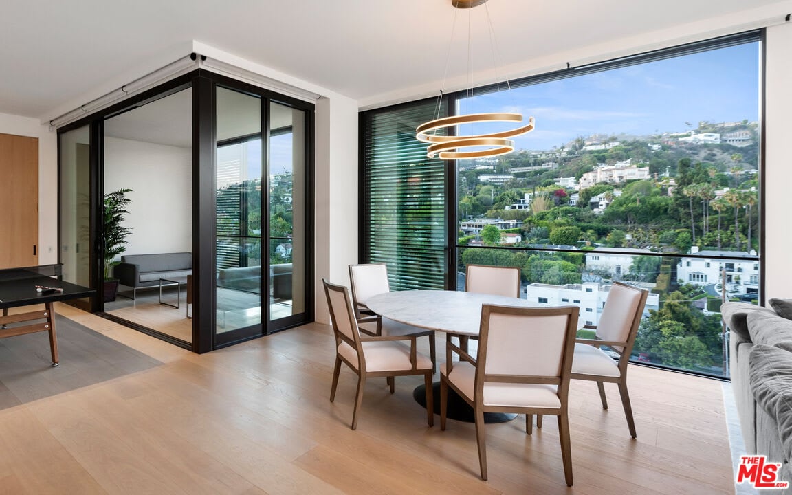 9040 Sunset Blvd, #1102