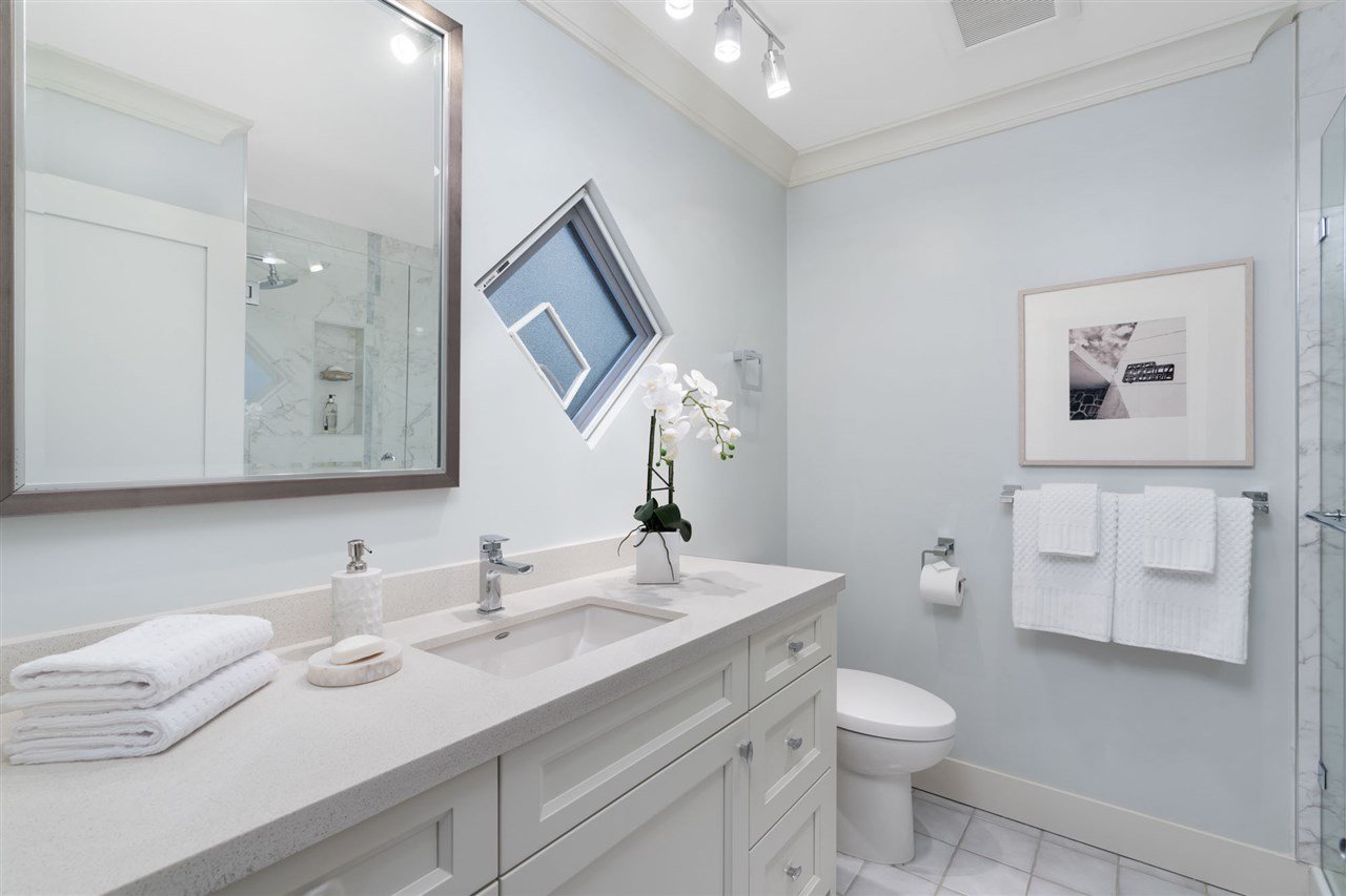 38-889 Tobruck Avenue, North Vancouver