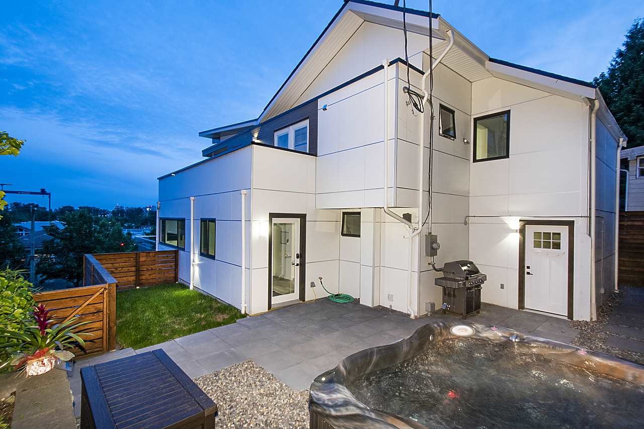 1140 W 17 St