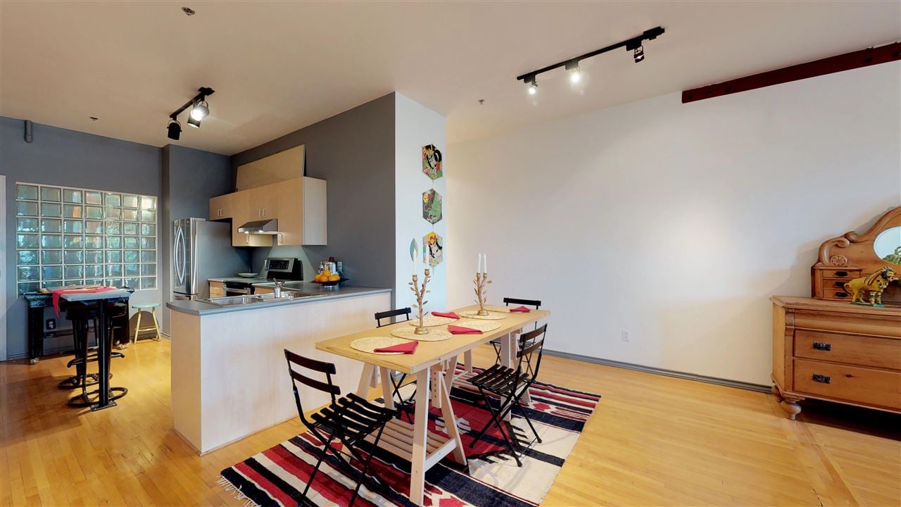 221-2556 E Hastings St