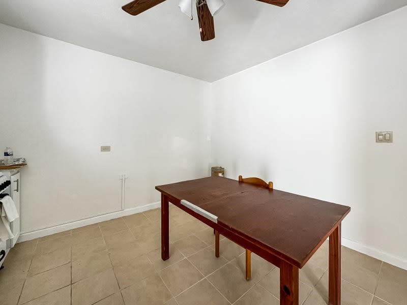 905 Lambert 204 1 Bedroom Condominium