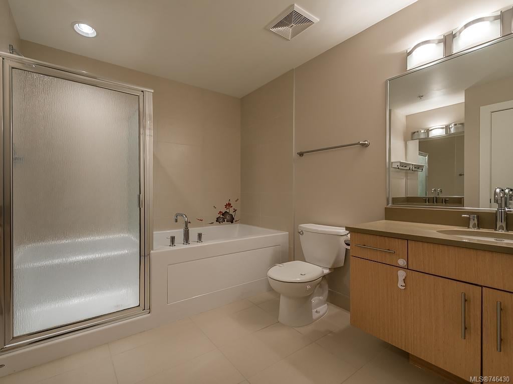 401-4529 W Saanich Rd