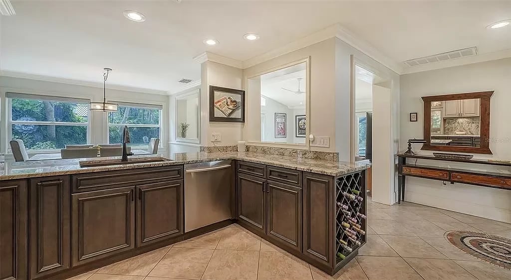 512 Sapphire Dr