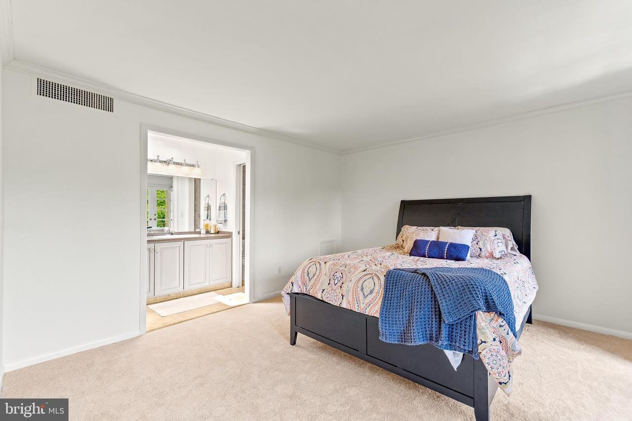 2128 Cathedral Ave NW - Buyer Represented