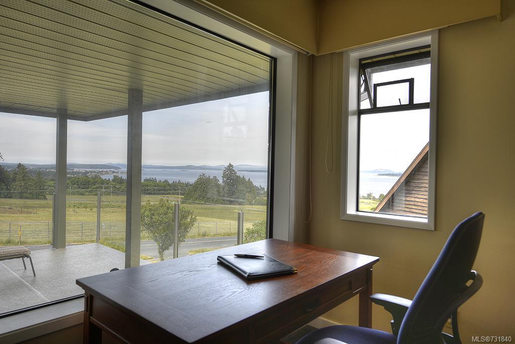 2039 Lowe Rd, North Saanich