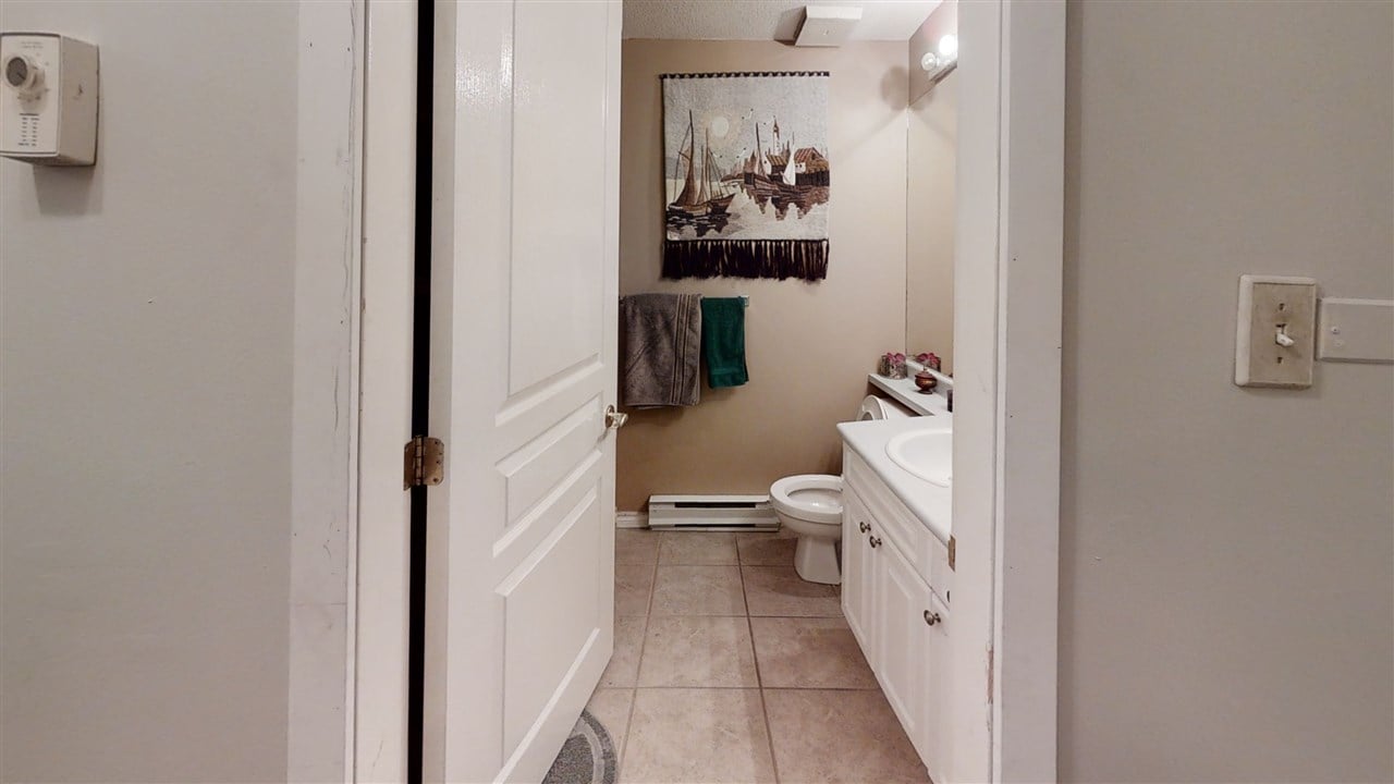 205-13955 Laurel Dr