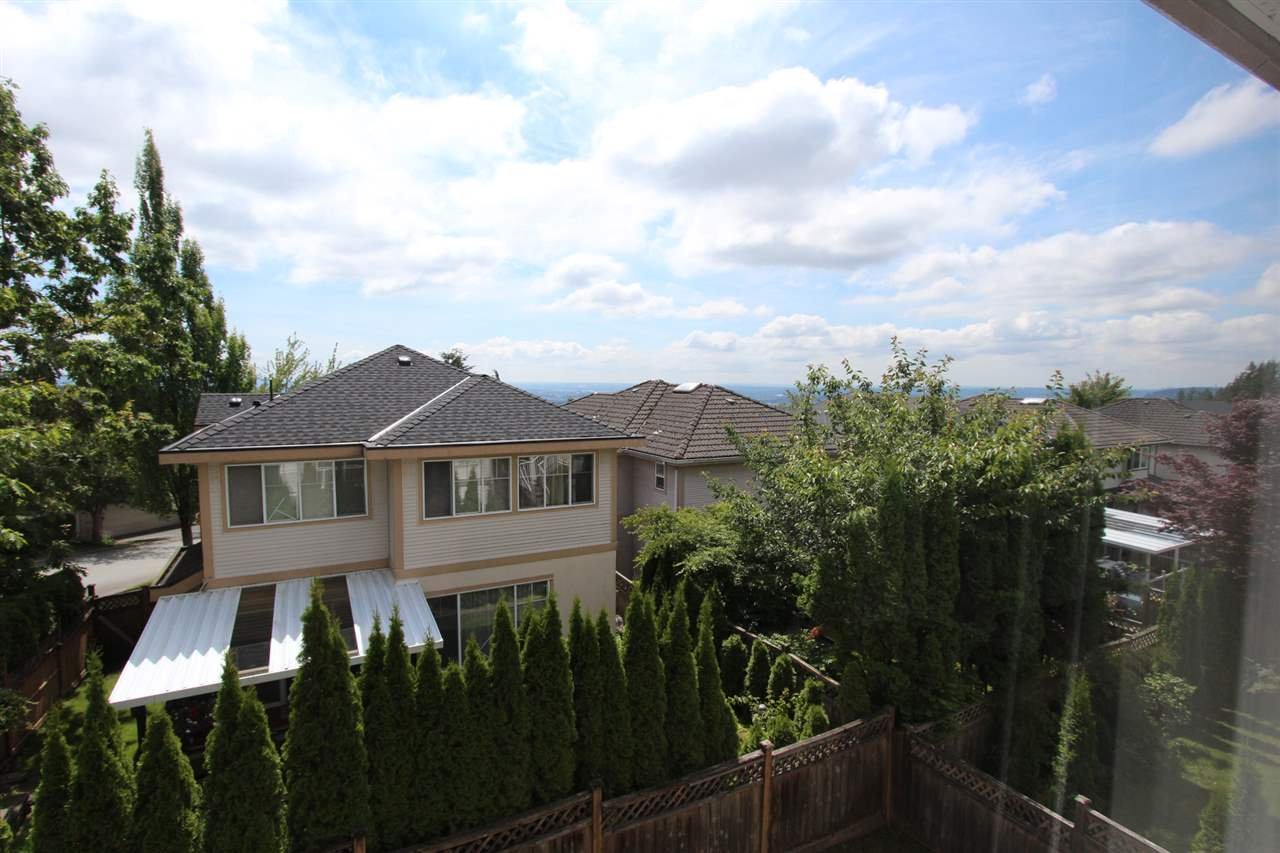 2990 Pinetree Close