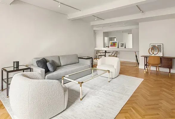 44 East 67th Street Unit: 6D