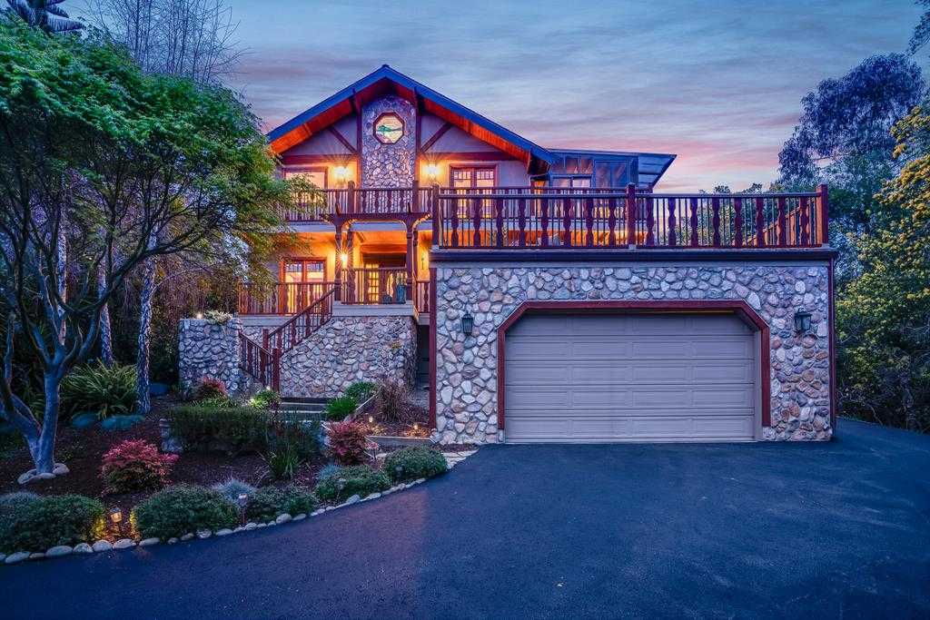 811 Pinehurst DR