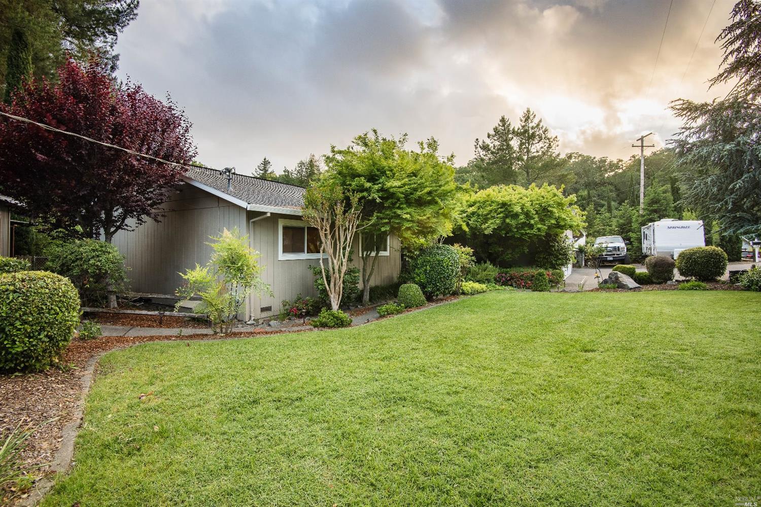 981 Riverside Dr