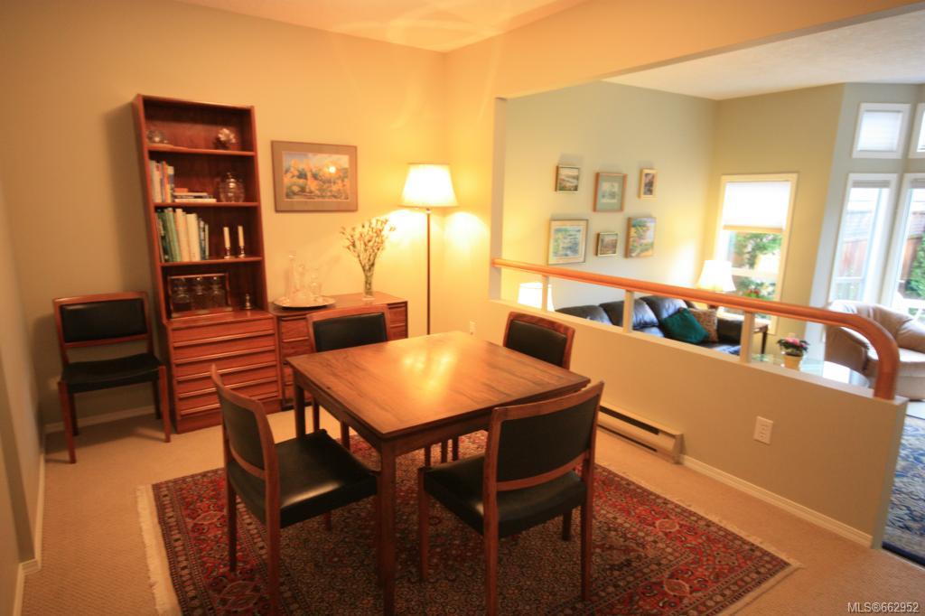 8-216 Russell St