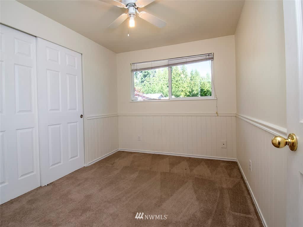 20005 95th Pl NE