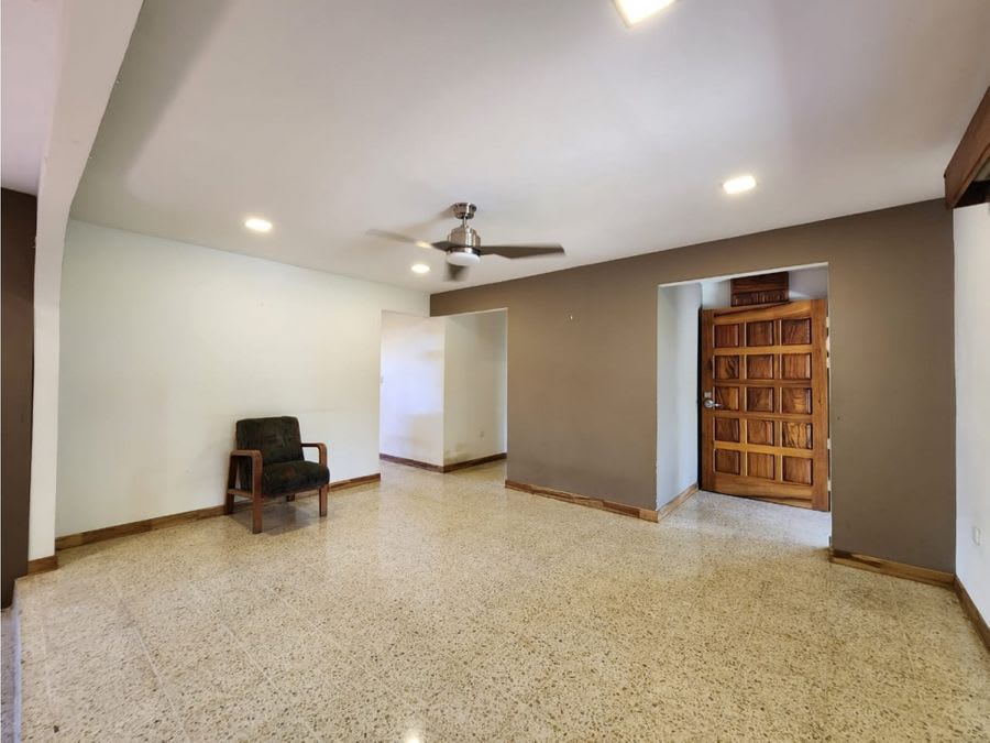 SE Vende Una Hermosa Casa Ubicada en San Isidro General