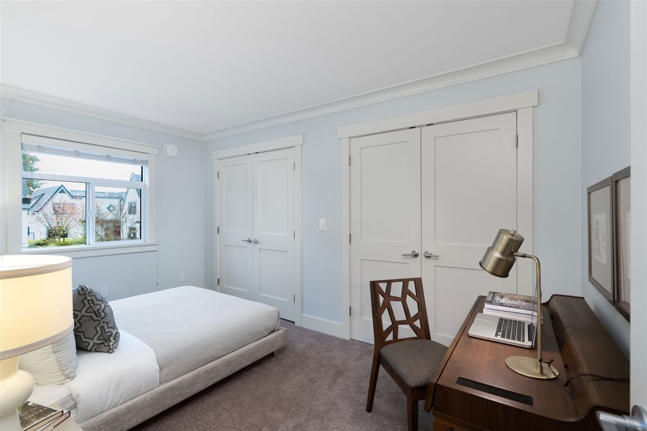 38-889 Tobruck Avenue, North Vancouver