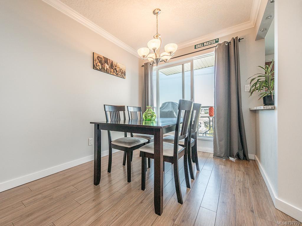 206-649 Bay St
