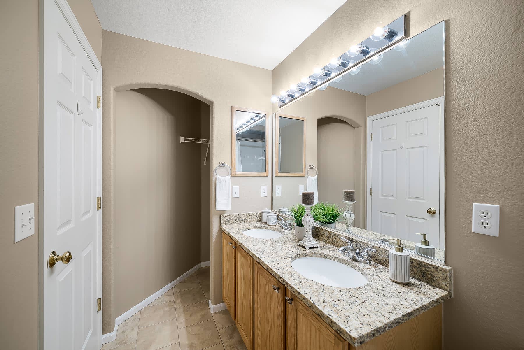 1248 Briarhollow Lane