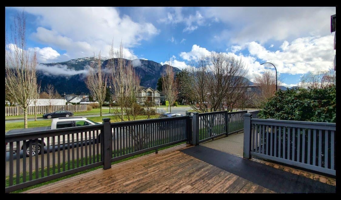 109-1203 Pemberton Ave