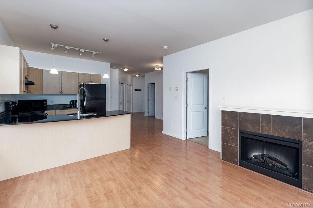 402-821 Goldstream Ave, Langford