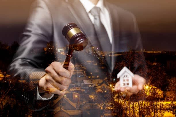 Selling Your Home at Auction: Pros, Cons, and How to Get Started