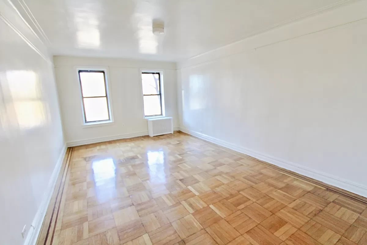 75 West Mosholu Parkway North Unit: 2J