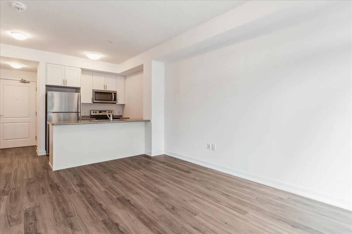 1 bedroom + Den in thriving Waterdown Community!