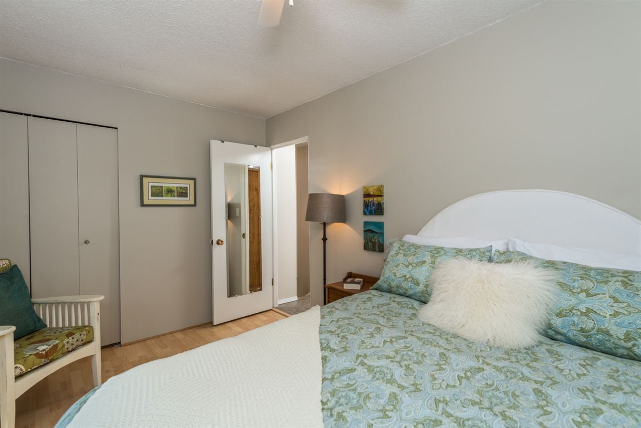 1196 Deep Cove Rd