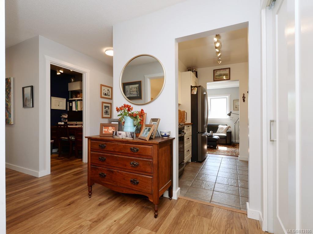 205-545 Rithet St