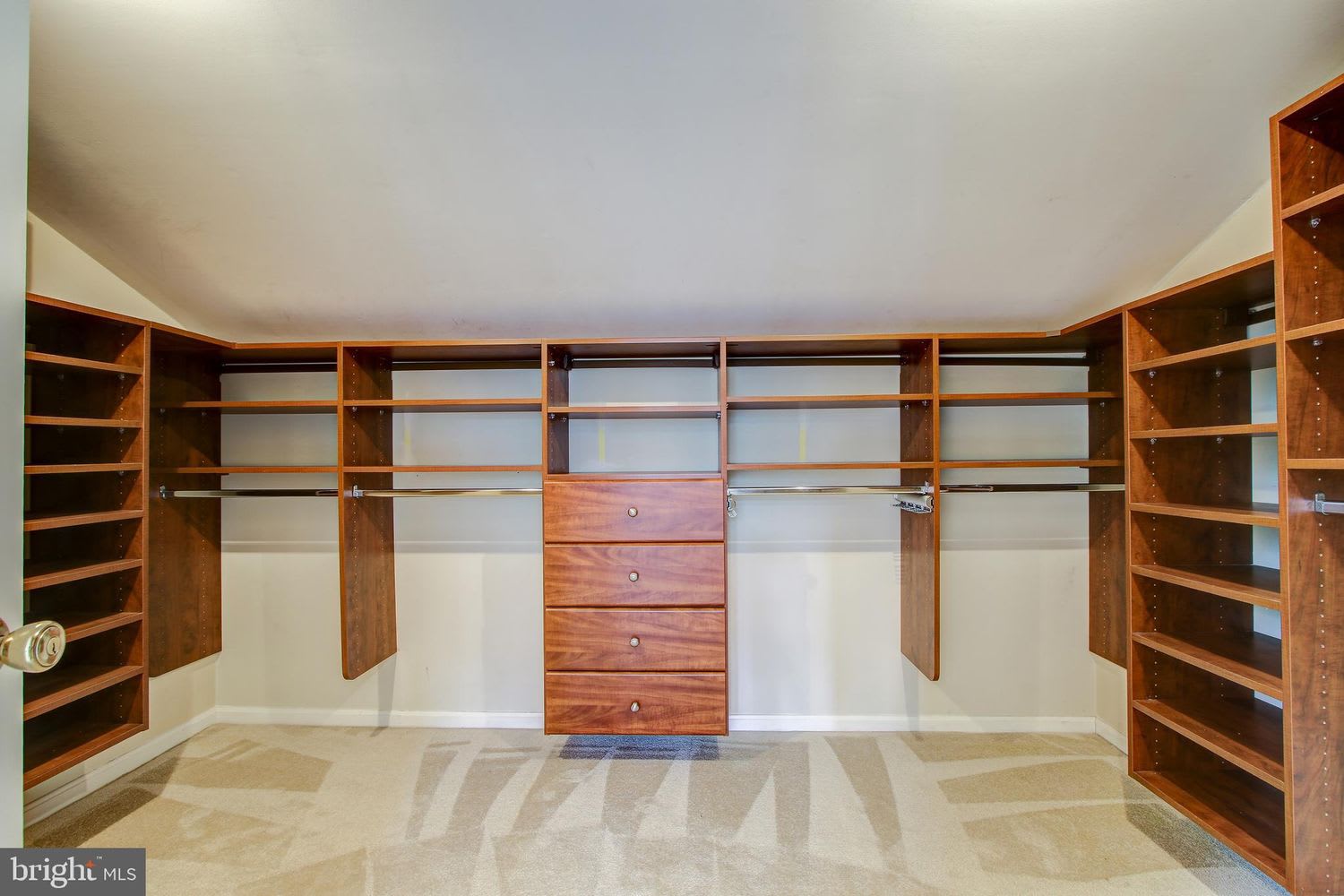 1553 Forest Villa Ln