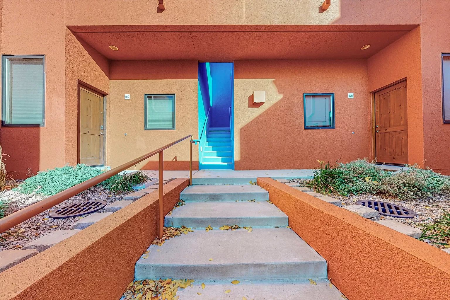 604 Avenida Villa Hermosa #201