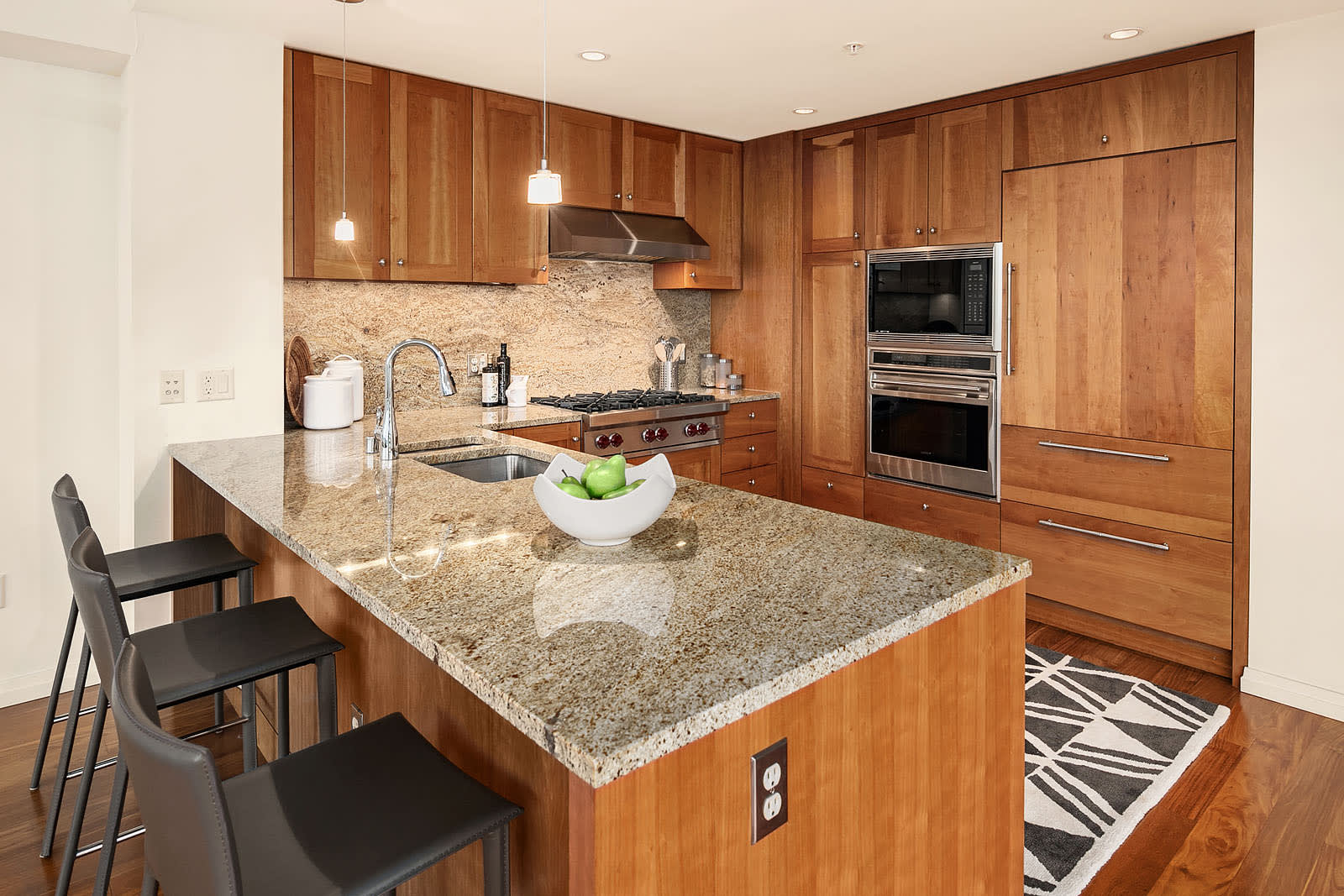 10700 NE 4th Street, Unit 1016