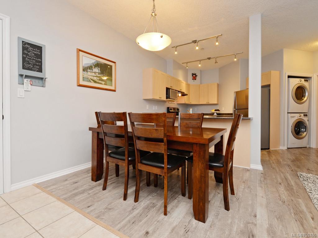 301-893 Hockley Ave