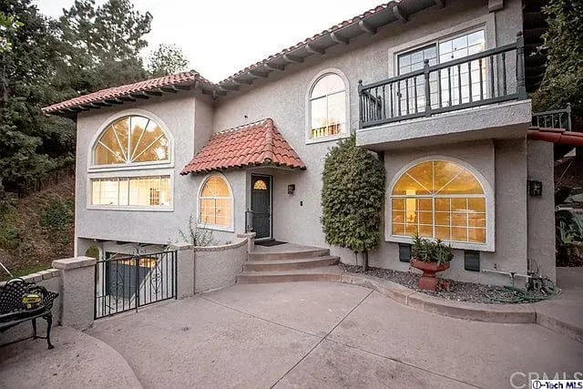 1651 Golf Club Dr