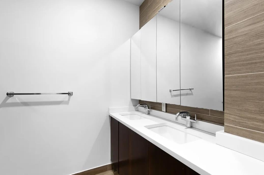135 William Street, Apt 5-A
