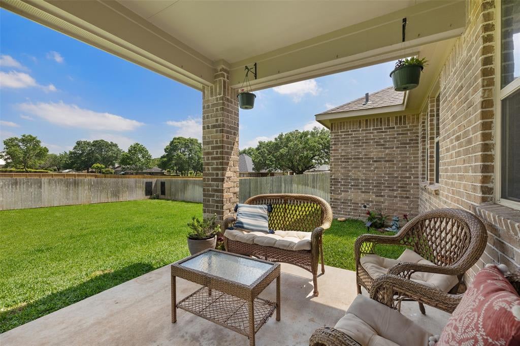 57 Briarwood Ln Bellville, Tx 77418