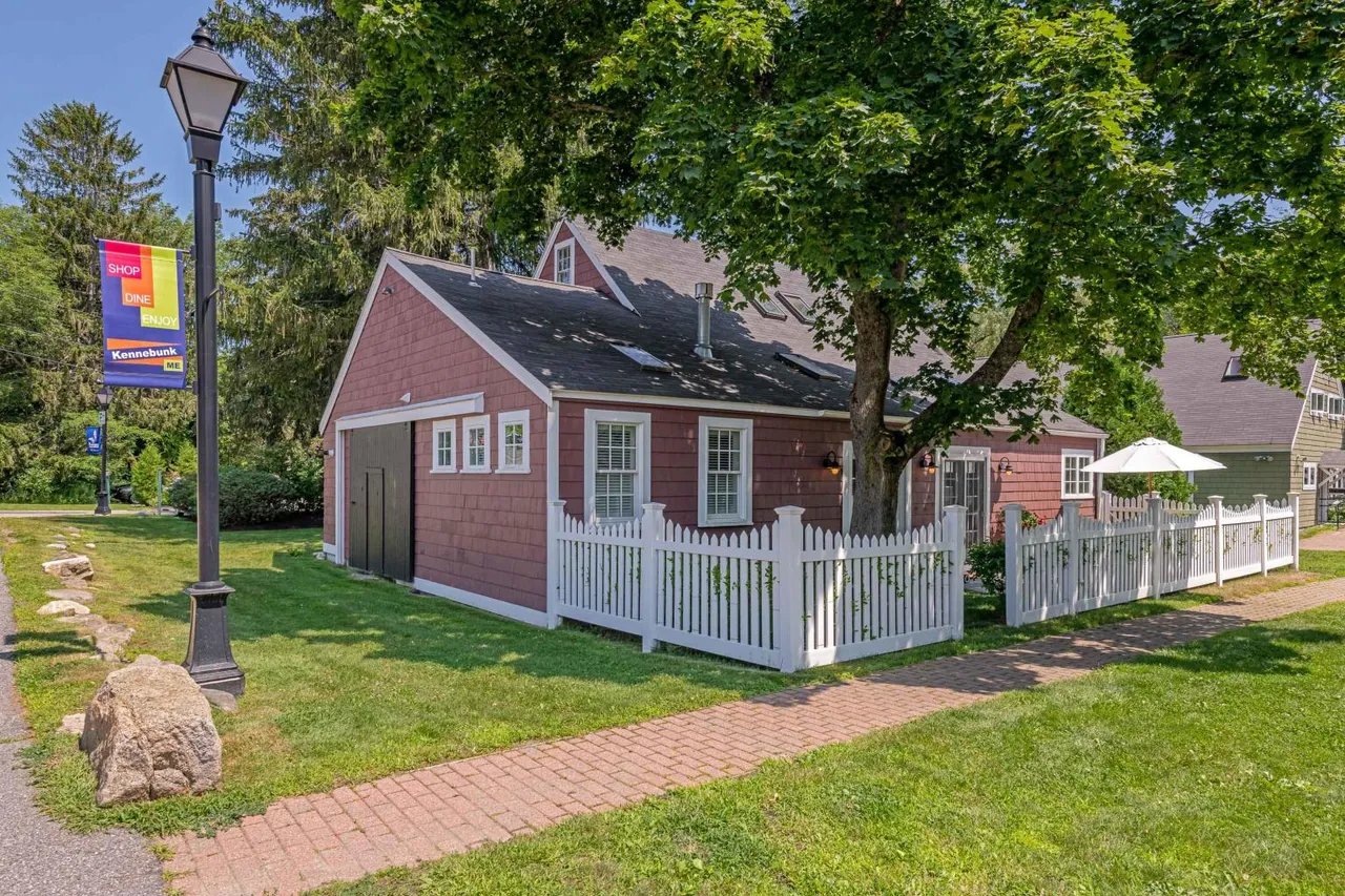 Home for Sale – 5 Nason’s Court 1 and 2, Kennebunk ME
