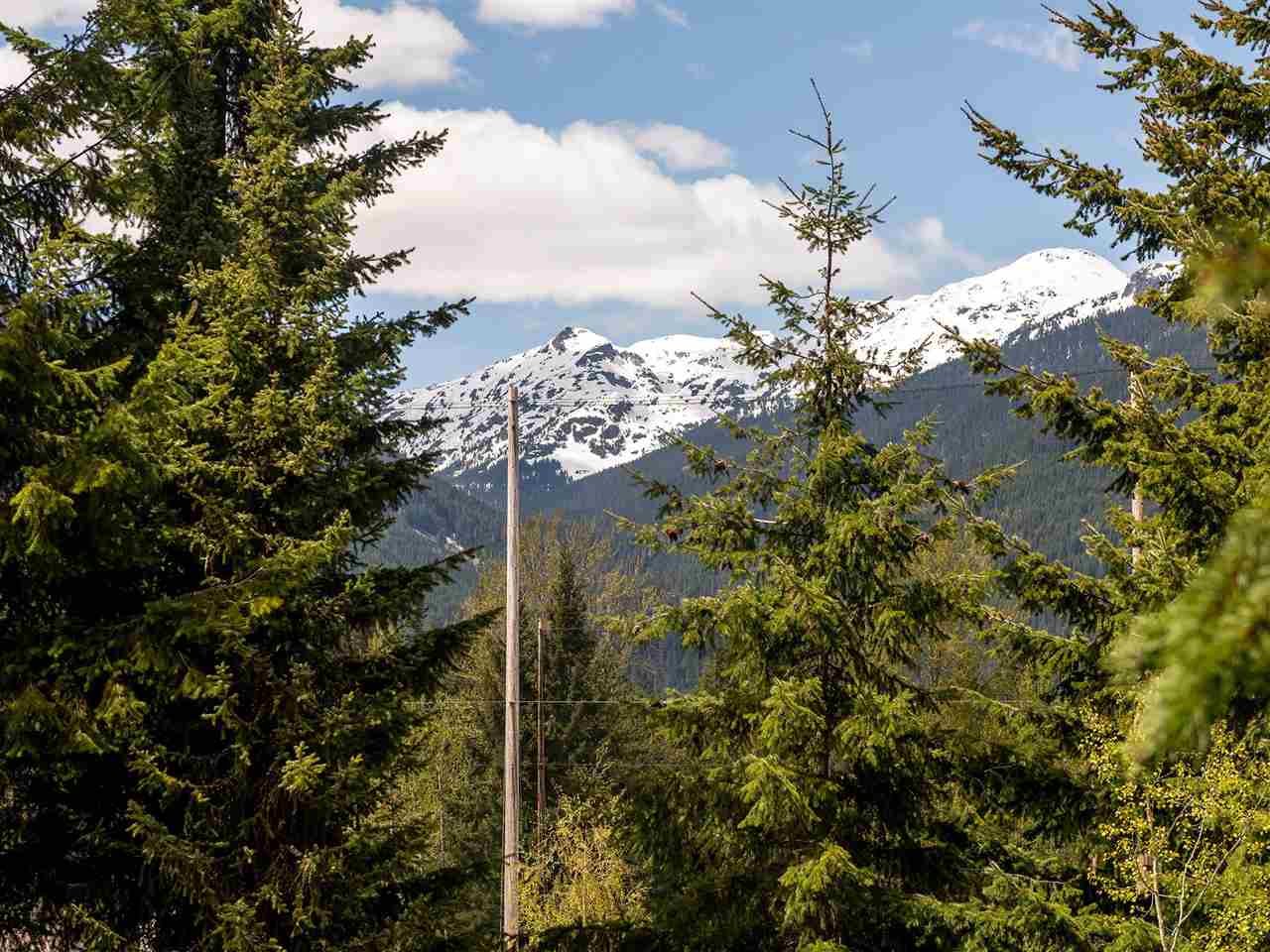 21-4100 Whistler Wy