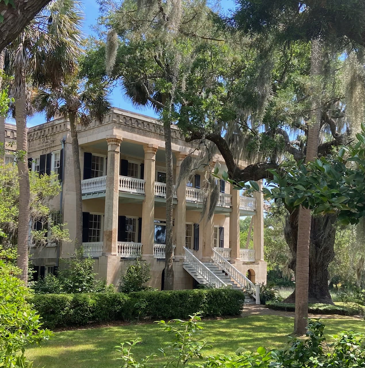 411 Craven St