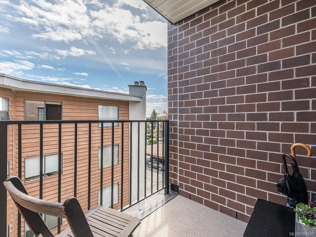 306-1011 Burdett Ave, Victoria