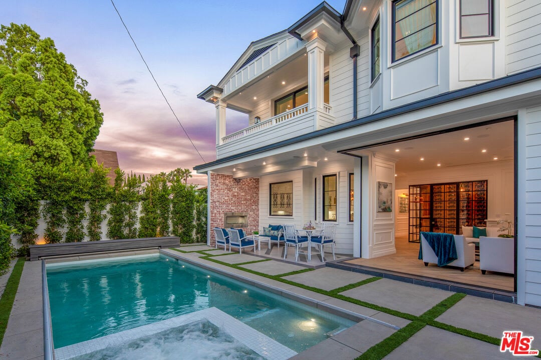 Oasis Sapphire