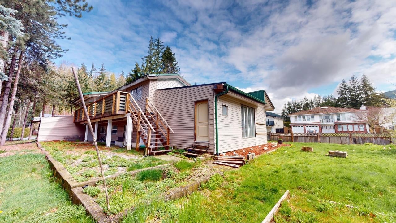 1980 Spruce Dr