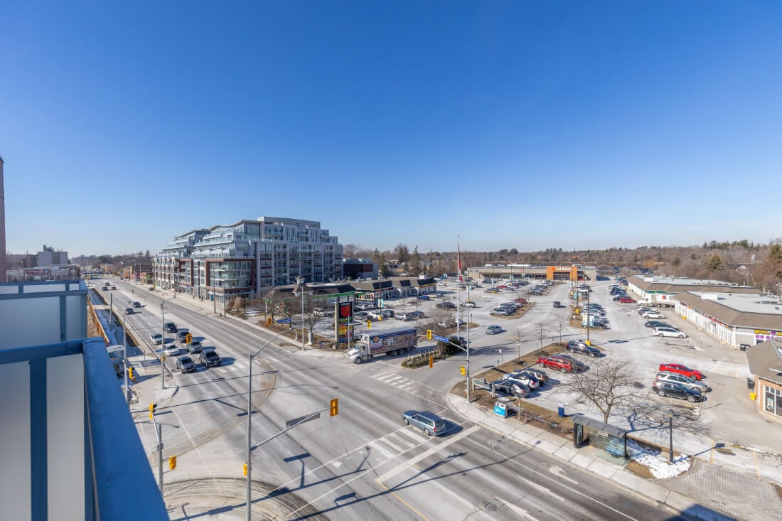 Unit 522 – 215 Lakeshore Rd W