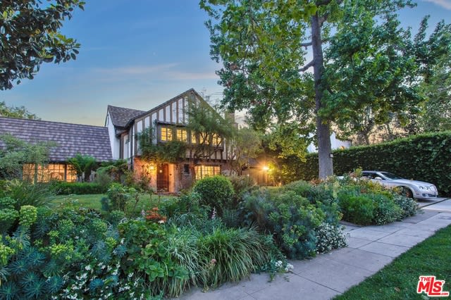 611 Walden Dr