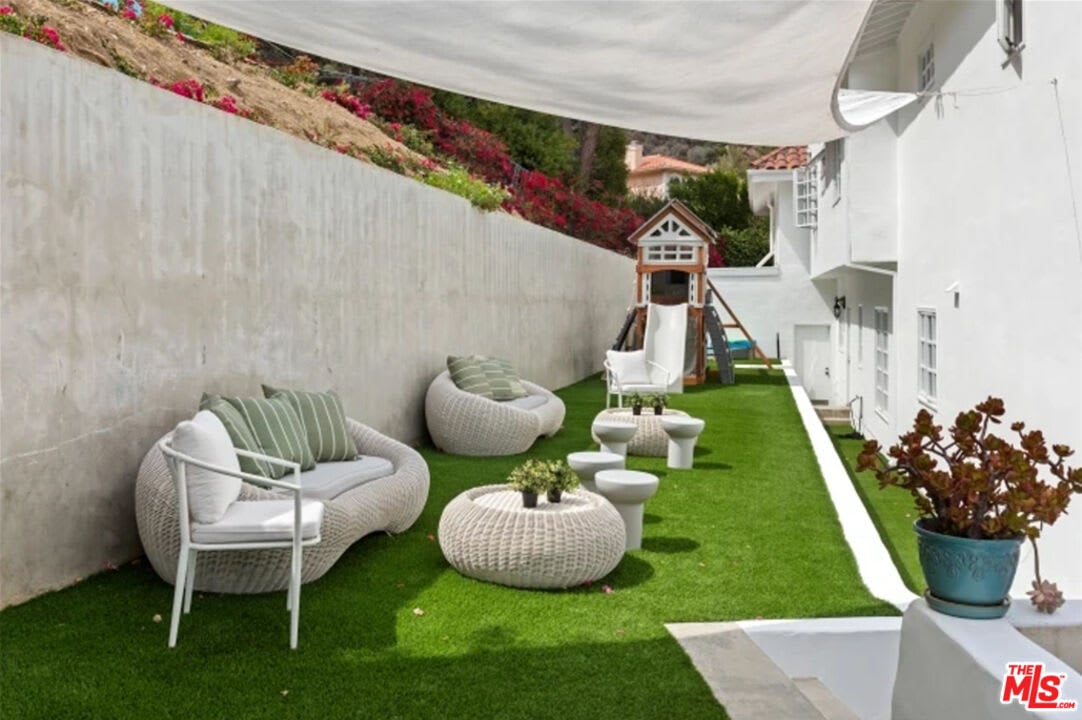 Summit Oasis