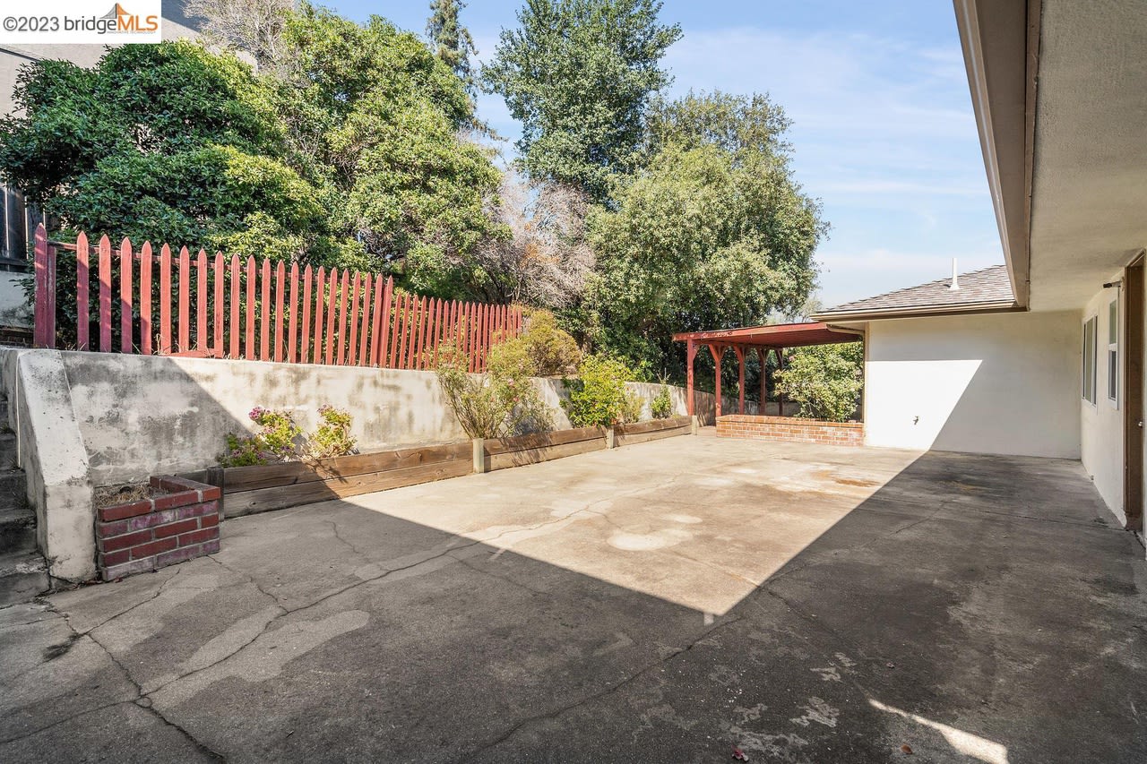 2454 San Carlos Ave