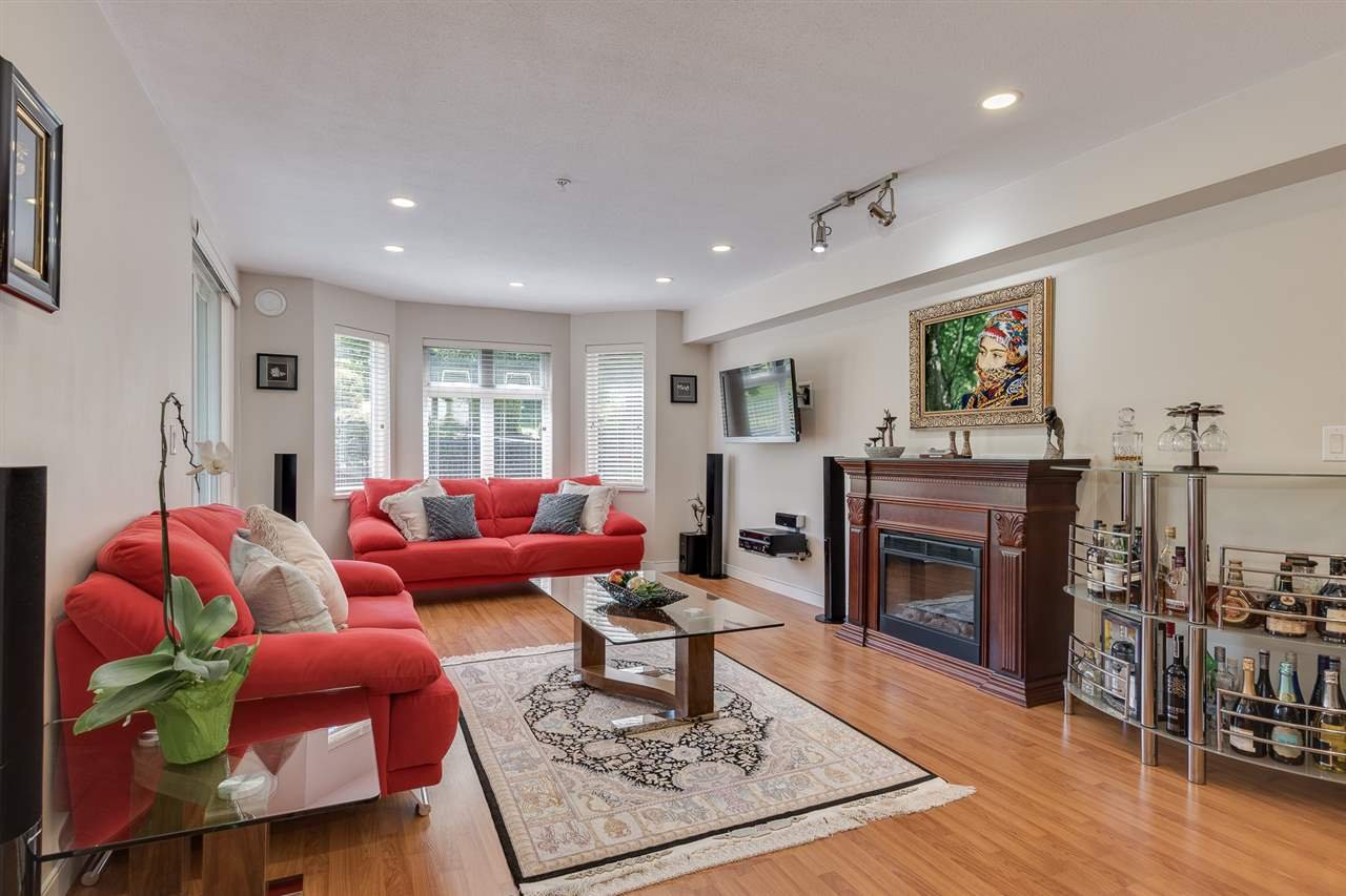 411-160 Shoreline Circle