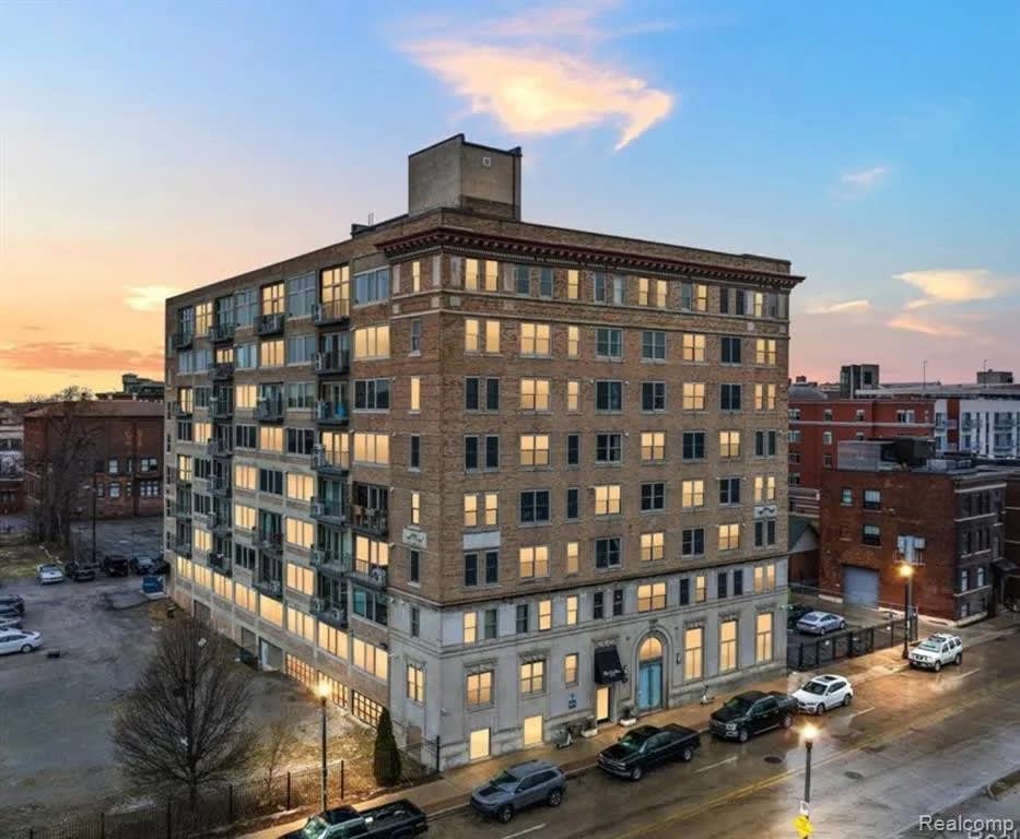 2915 John R St #710, Detroit, MI 48201 (Brush Park Neighborhood) SOLD by Desert Douglas at Max Broock | Real Estate One