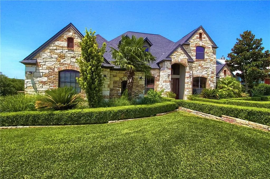 1829 Carlotta Ln
